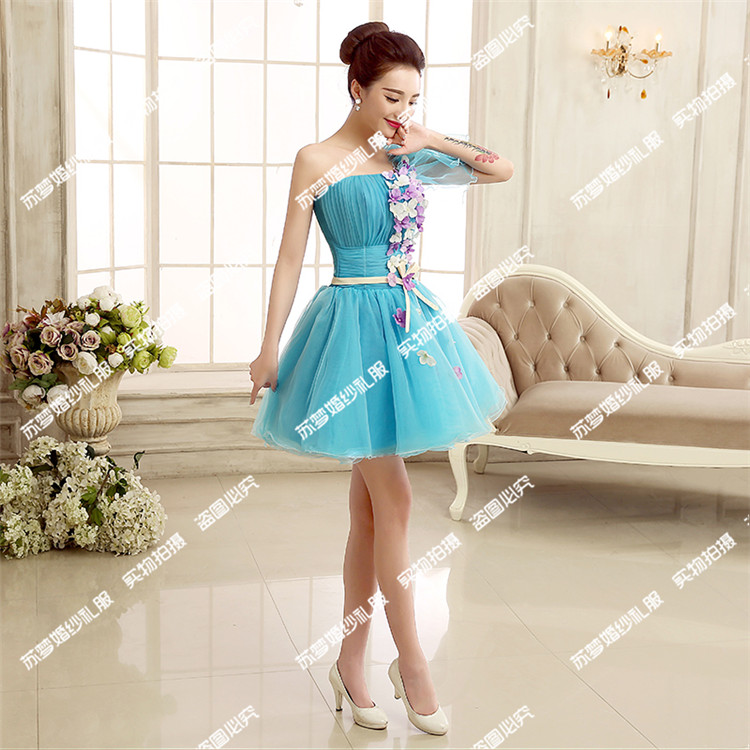 Pro-order ชุดราตรี ชุดแฟนซีสั้น แบบเกาะอก ไหล่เดียว แต่งดอกไม้แฮนด์เมด กระโปรงพองสวย เชือกผูกหลัง