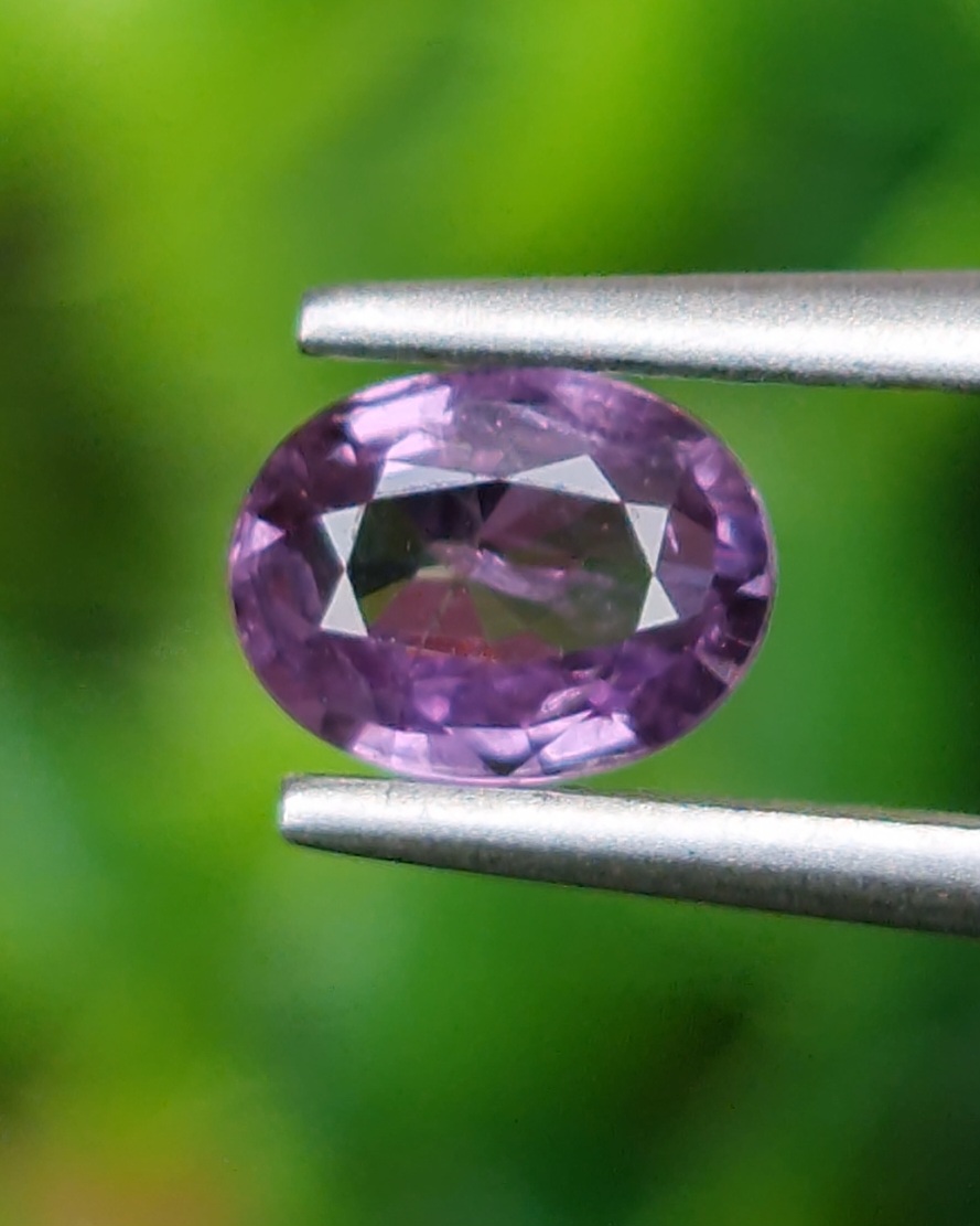 พลอย เพอเพิล แซฟไฟร์ สีม่วง Purple Sapphire ดิบ Unheated 0.75 กะรัต (Cts.) พลอยแท้ อัญมณีมงคลประจําวันเกิด เครื่องประดับพลอย