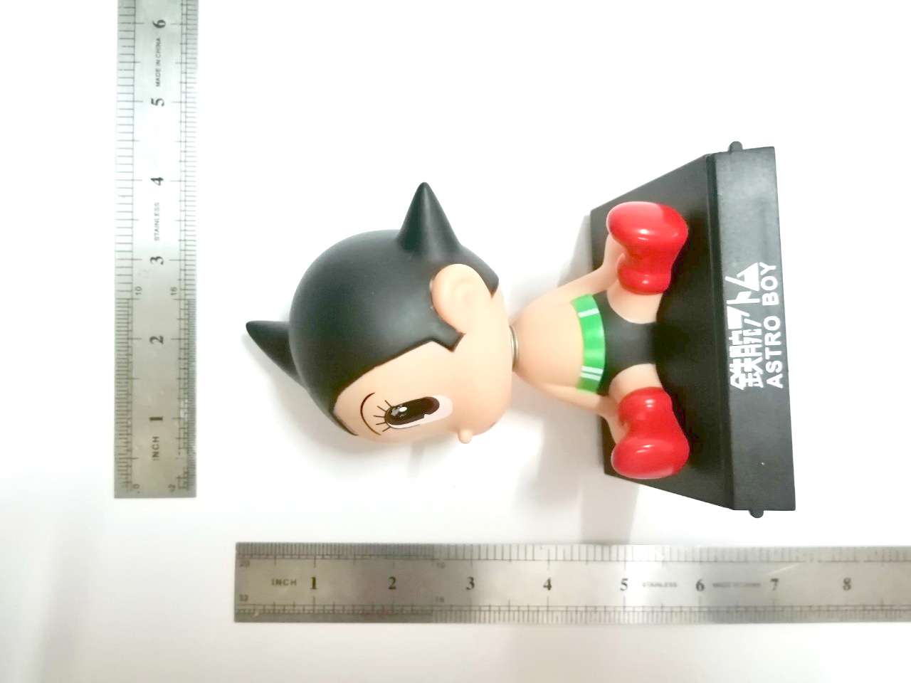 อะตอมส่ายหัวดุ๊กดิ๊ก แคแรคเคอร์สำคัญ จากเจ้าหนูปรมาณู ทำจากพลาสติก หัวสปริง ความสูงรวมฐาน ที่7นิ้ว สภาพดี ไม่แตก ไม่กาว