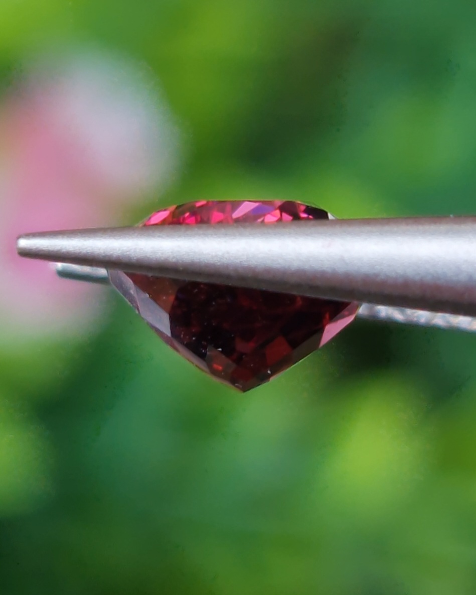 พลอย ชมพู พิ้งค์ ทัวร์มารีน (Pink Tourmaline) 2.72 กะรัต (Cts.) อัญมณีมงคลประจําวันเกิด เครื่องประดับพลอย