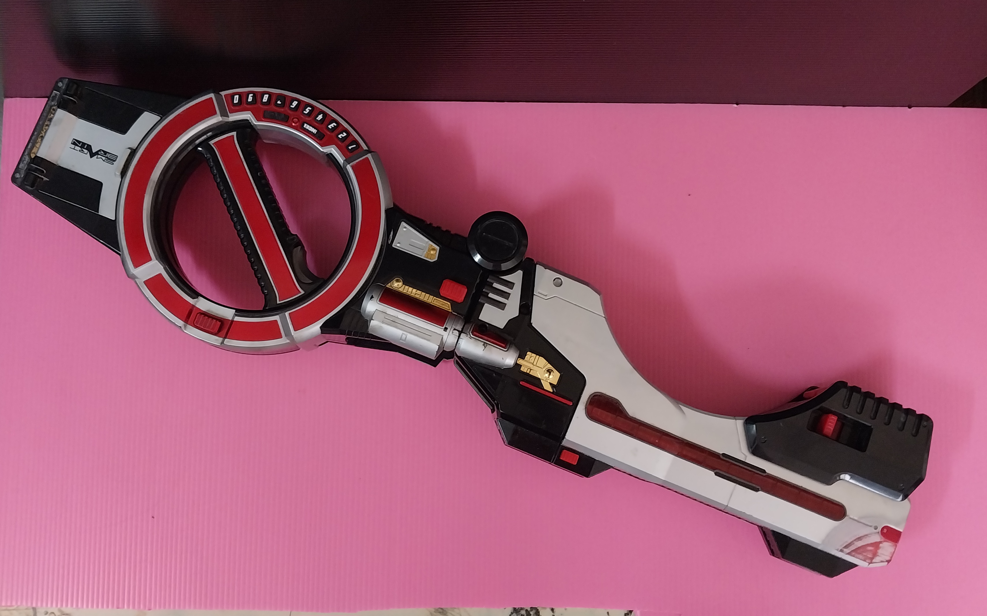 มือ2,มีหลายภาพ, ***ไม่ได้เช็คระบบไฟ, อาวุธของไรเดอร์ไฟซ์ เป็นปืนและดาบ