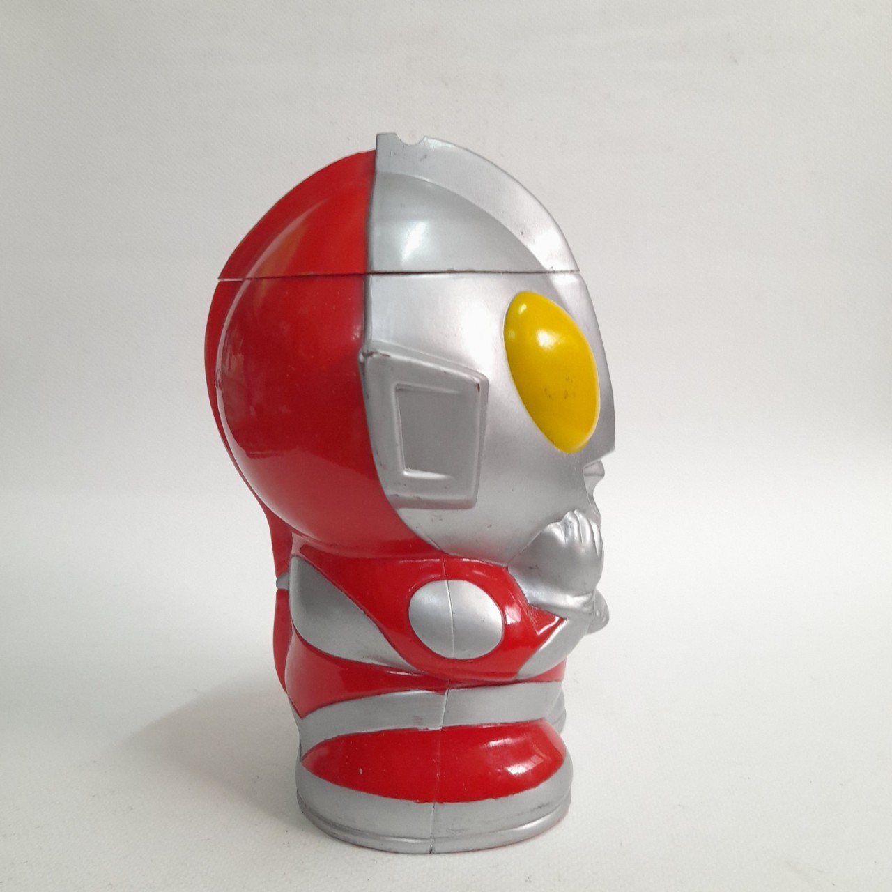 กระปุกออมสิน อุลตร้าแมน เปิดฝาได้ ของเอเพกซ์ทอยส์ ลิขสิทธิ์แท้ไชโยฯขนาดตามรูป มือสองสภาพดี มีรอยบ้างงานสะสมเก่าเก็บ