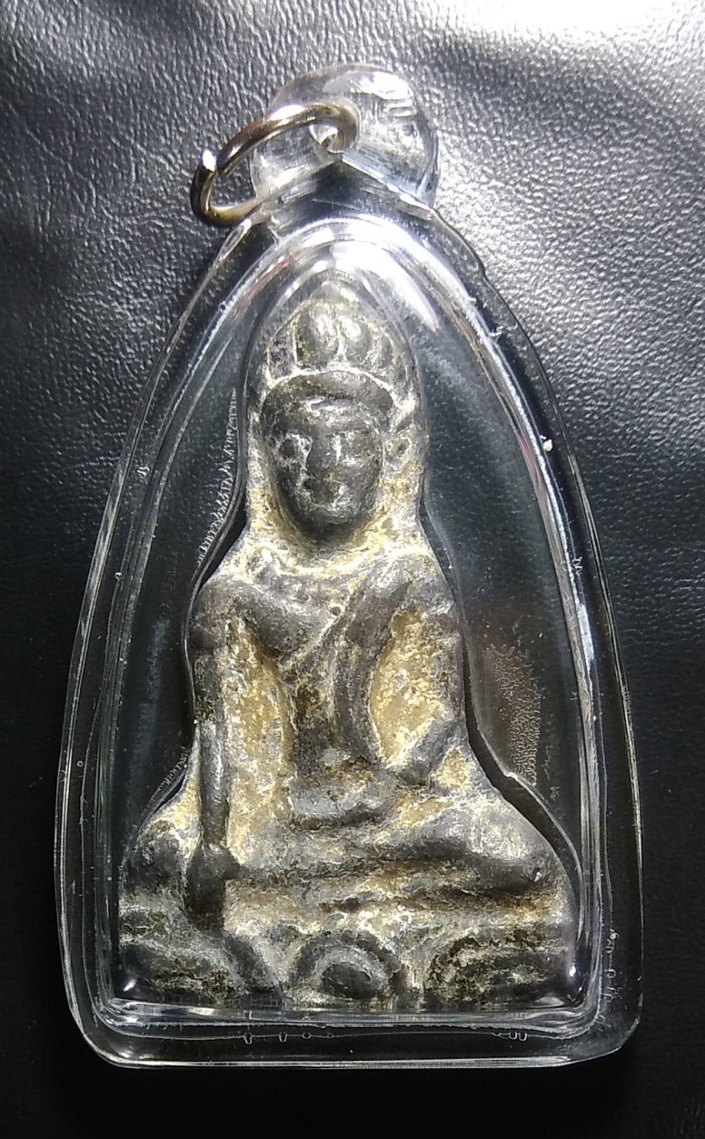 L026 พระเนื้อชิน ไม่ทราบที่ครับ