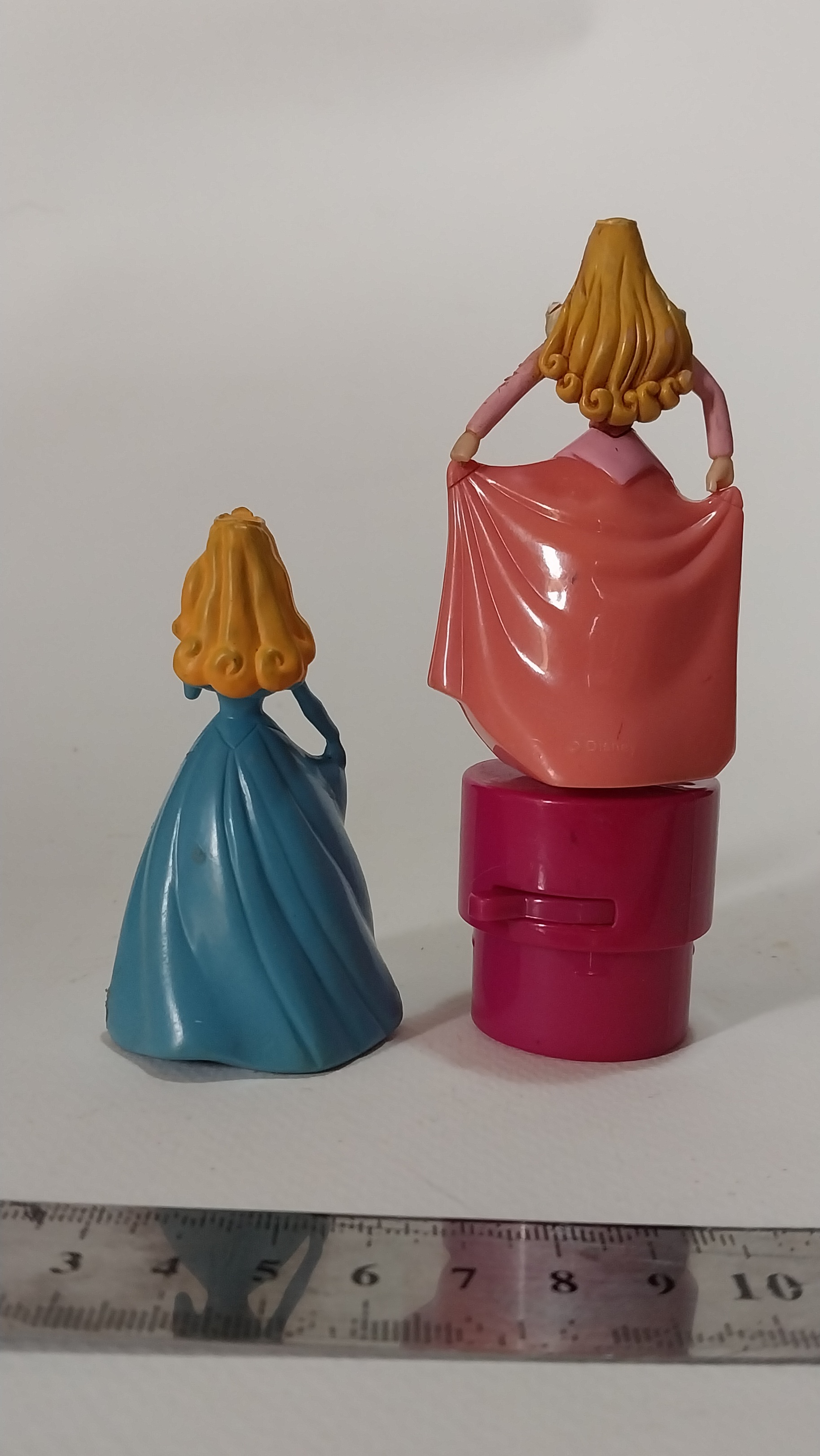 มีหลายภาพ ตุ๊กตาเจ้าหญิงดิสนีย์ เจ้าหญิงออโรร่า หรือ เจ้าหญิงนิทรา Sleeping Beauty , งานเก่ามีรอยบ้าง