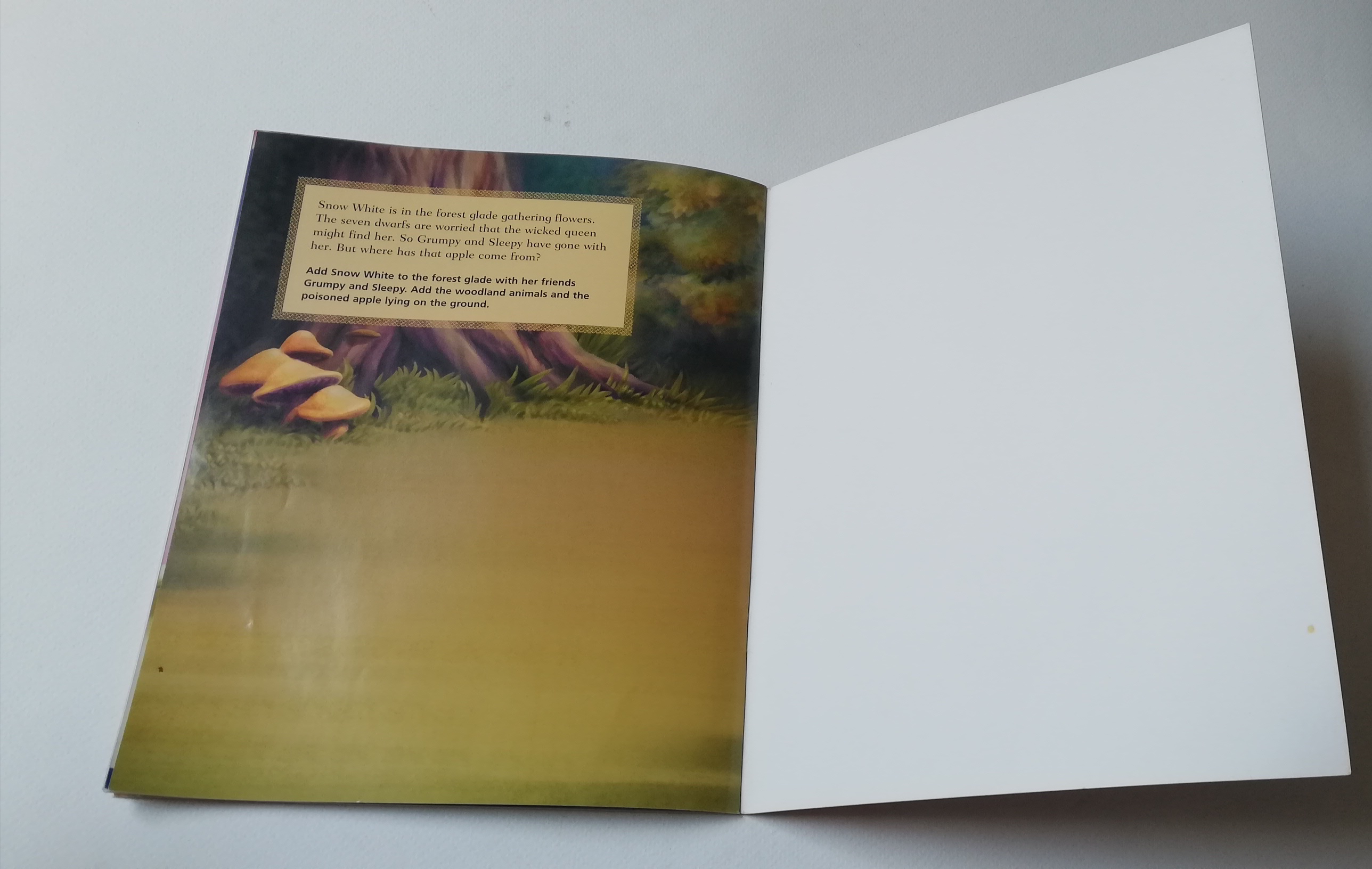 มีหลายภาพ,มุมปกล่างมีตำหนิ หนังสือนิทานพร้อมสติ๊กเกอร์ เจ้าหญิงดิสนีย์ Sticker Scene :- แอเรียล ,แบลล์ ,ซินเดอเรลล่า, สโนไวท์, อาละดิน