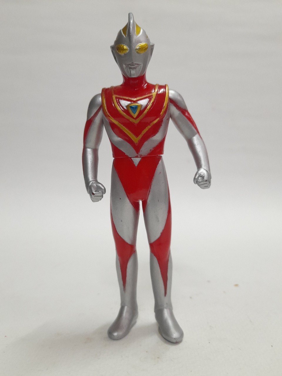 ซอฟ 5-5.5 นิ้ว อุลตร้าแมนไกอา มือสอง สภาพดี มีรอยบ้าง มีปั๊มใต้เท้า