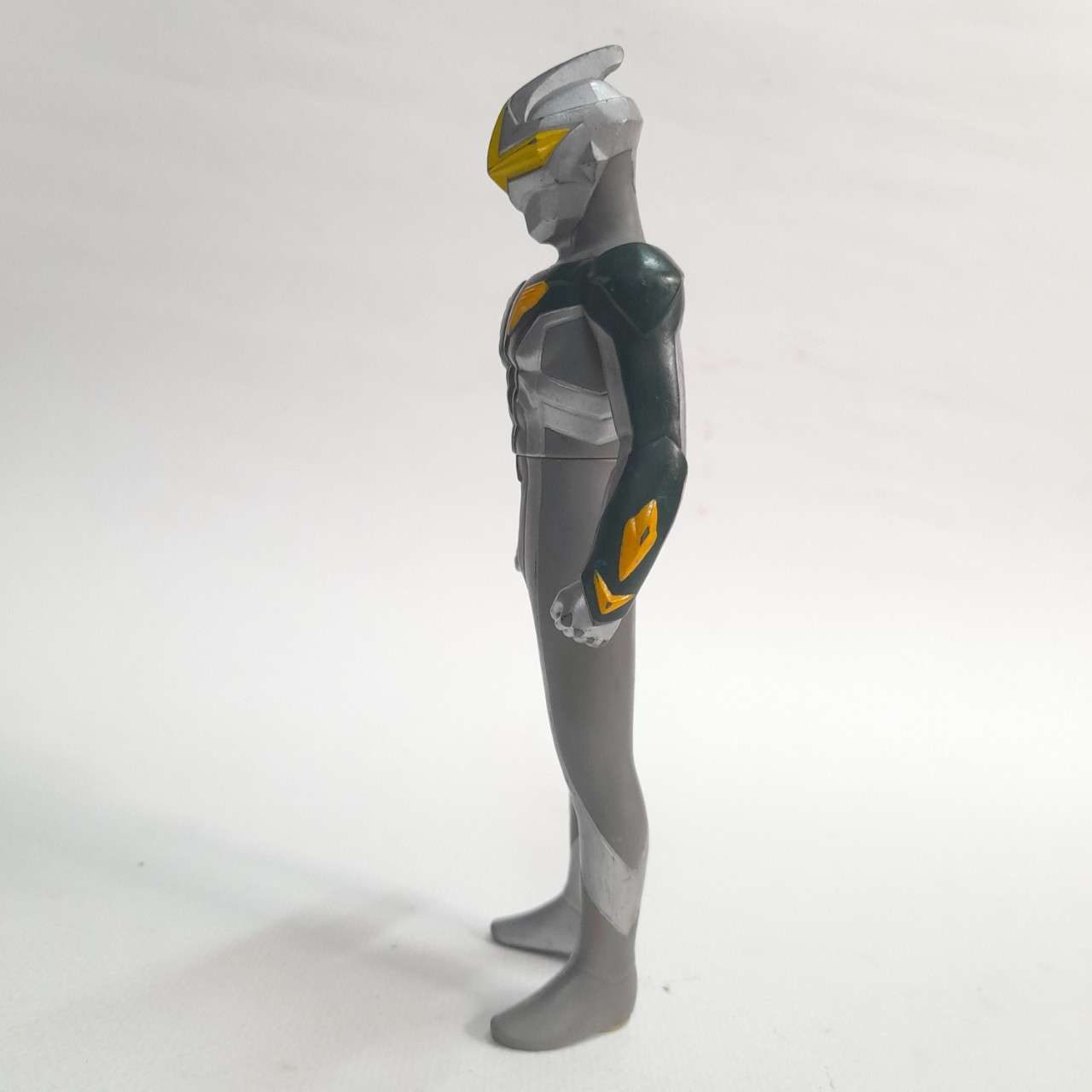 มีหลายภาพ,ซอฟ 6.5-7นิ้ว มิเลอร์ไนท์ 1 ใน4 สมาชิกอัลตืเมท ฟอร์ส เพื่อนอุลตร้าแมนซีโร่ มือสองสภาพดี มีรอยบ้างไม่พบบ่อย