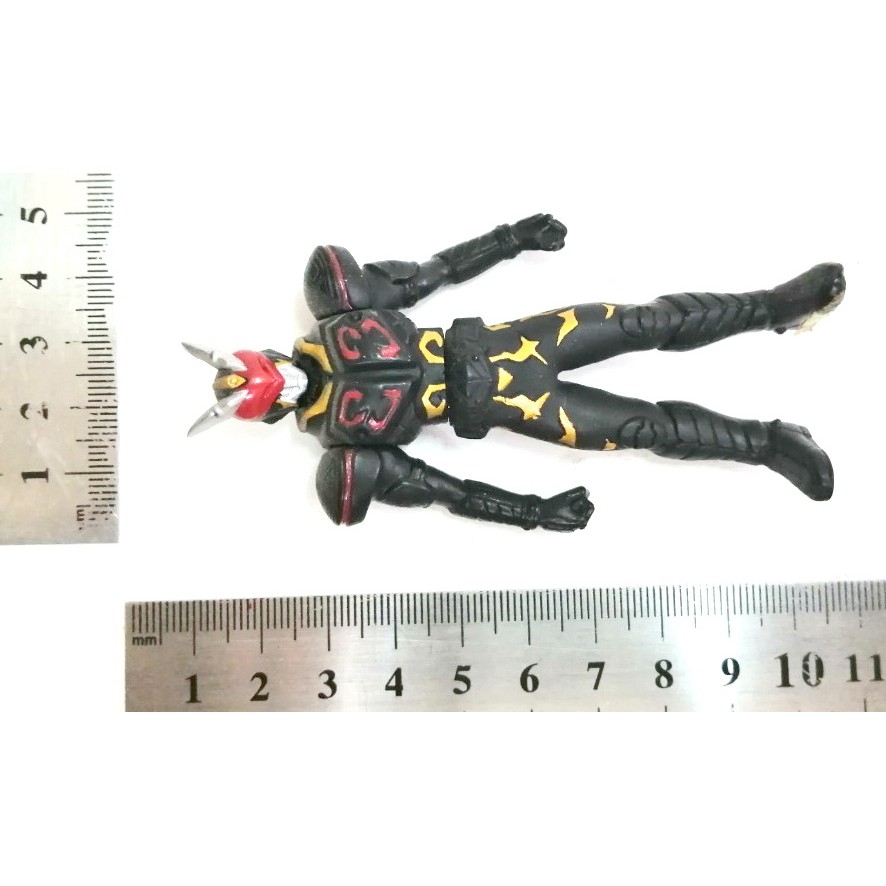 ซอฟขนาดเล็ก ไรเดอร์คาลิส Masked Rider Chalice 1ใน4ไรเดอร์จากคาเมนไรเดอร์เบลด Masked Rider Blade เป็นซอฟของ.Bandai ปี2004 ขนาดเล็กสูงราว10ซม.ขยับแขนและลำตัวได้ สภาพเก่าเก็บสะสม