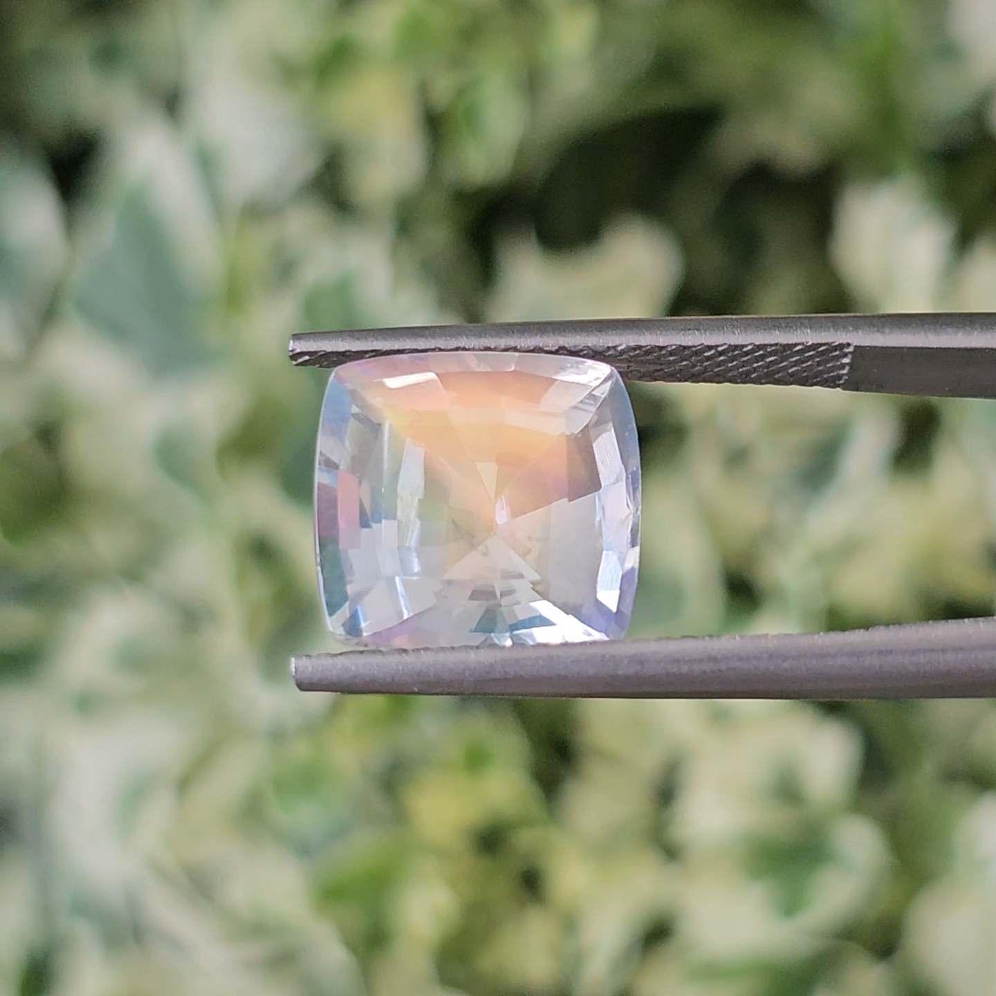 พลอย มูนสโตน เรนโบว์ Rainbow Moonstone 5.64 กะรัต (cts.) พลอยแท้ อัญมณีมงคลประจําวันเกิด เครื่องประดับพลอย