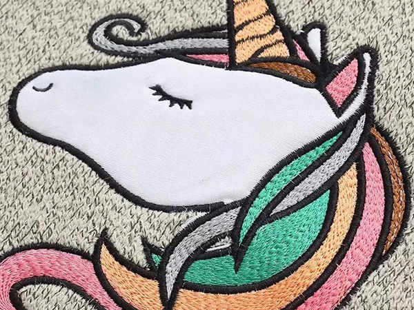 เสื้อไหมพรมกึ่งวูลหนานุ่ม ปักลายยูนิคอร์น (12356LM)