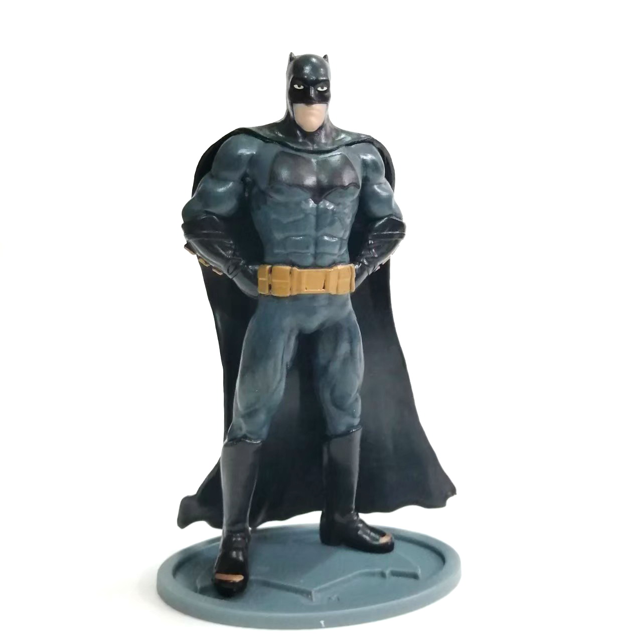 ขนาด 5 นิ้ว ฟิกเกอร์ยางตันแบทแมน เกรย์สูท พรีเมี่ยมเบอร์เกอร์คิง มีฐาน ไม่พบบ่อย มือสองมีรอยบ้างของมีตามภาพ ไม่หัก ไม่กาว มีรอยบ้าง