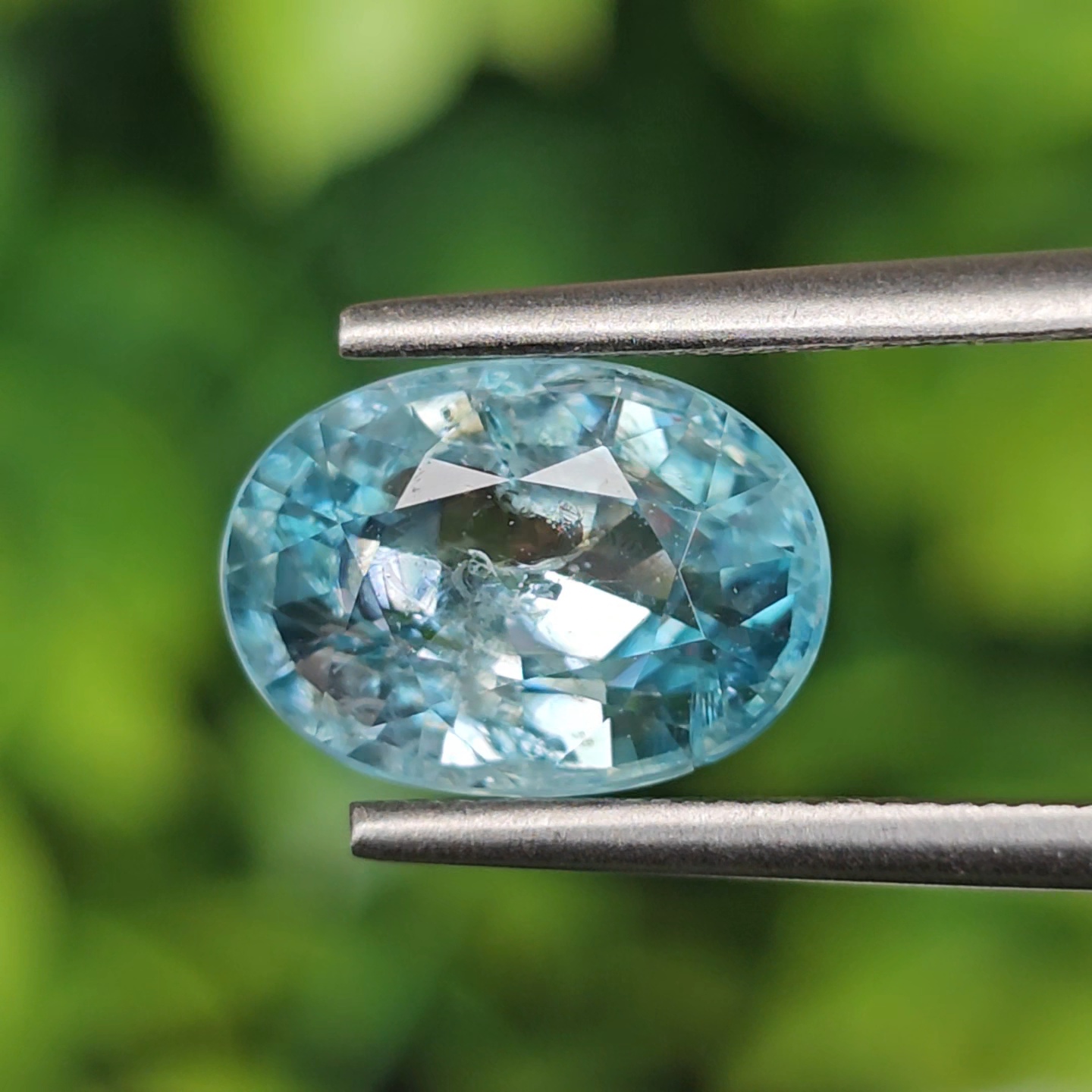 พลอย เพทาย (Zircon) 4.26 กะรัต (Cts.) พลอยแท้ อัญมณีมงคลประจําวันเกิด เครื่องประดับพลอย