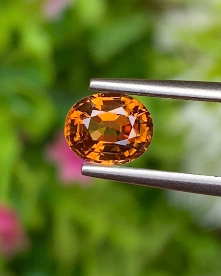 พลอย เพทาย (Zircon) 1.38 กะรัต (Cts.) พลอยแท้ อัญมณีมงคลประจําวันเกิด เครื่องประดับพลอย