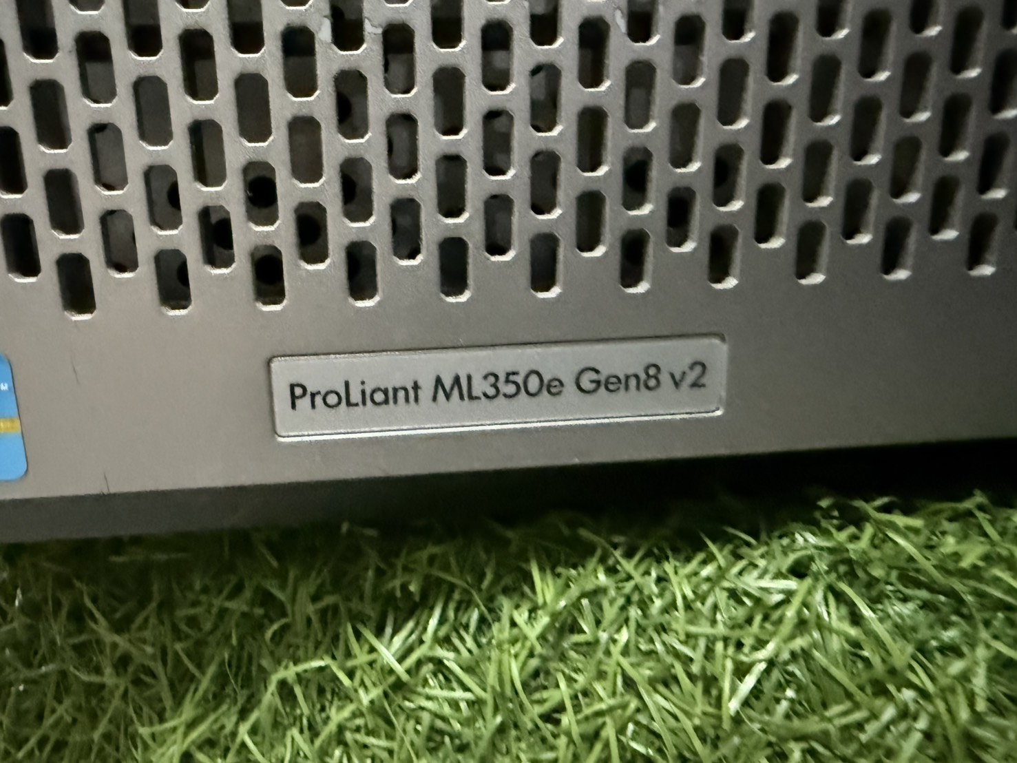 Server HP Proliant ML350e G8 v2(E5-2407v2/4GB*6)+Raid B120i