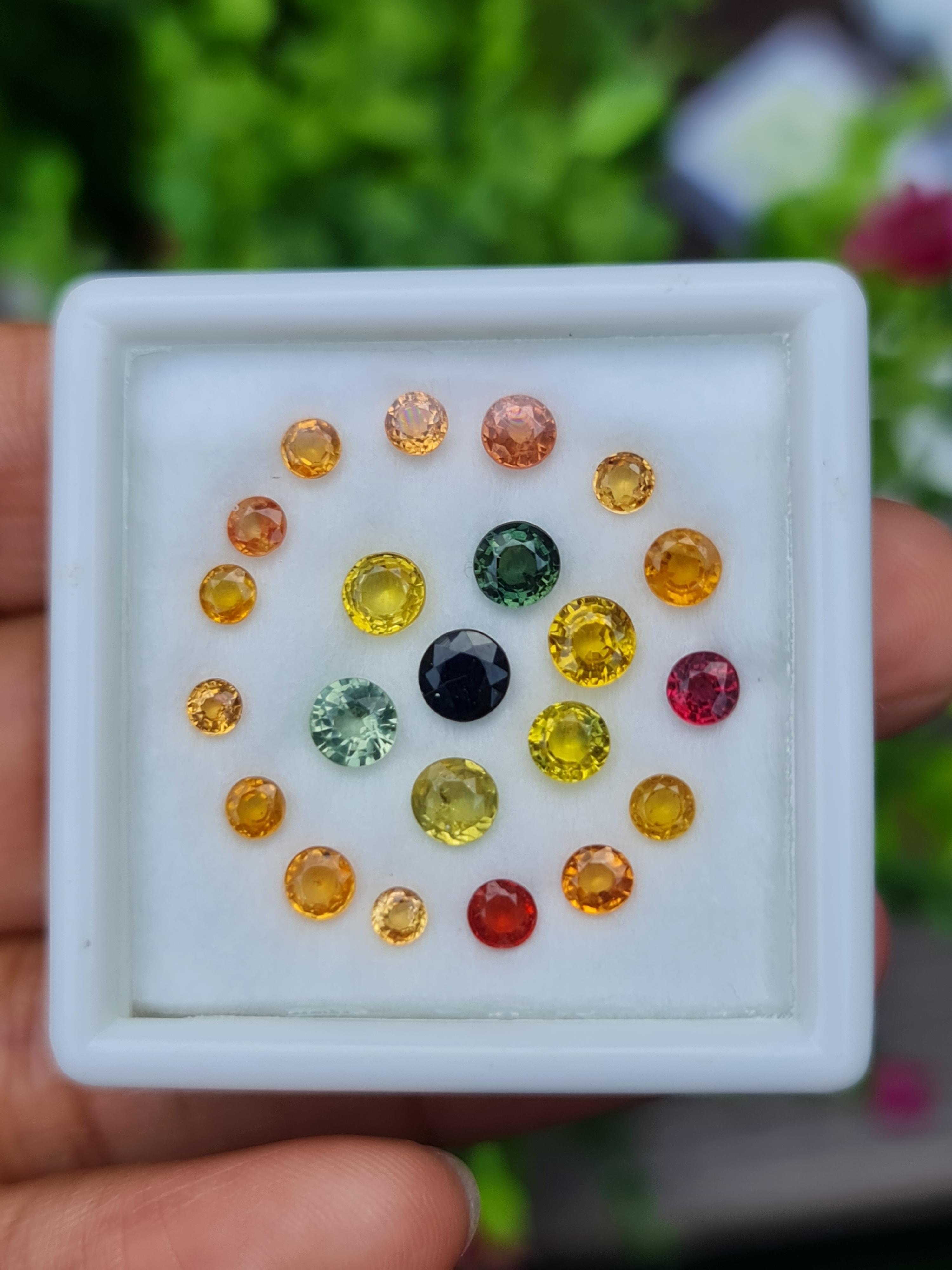 พลอย แฟนซี แซฟไฟร์ Fancy Sapphire 6.43 กะรัต (cts.) 22 เม็ด พลอยแท้ อัญมณีมงคลประจําวันเกิด เครื่องประดับพลอย