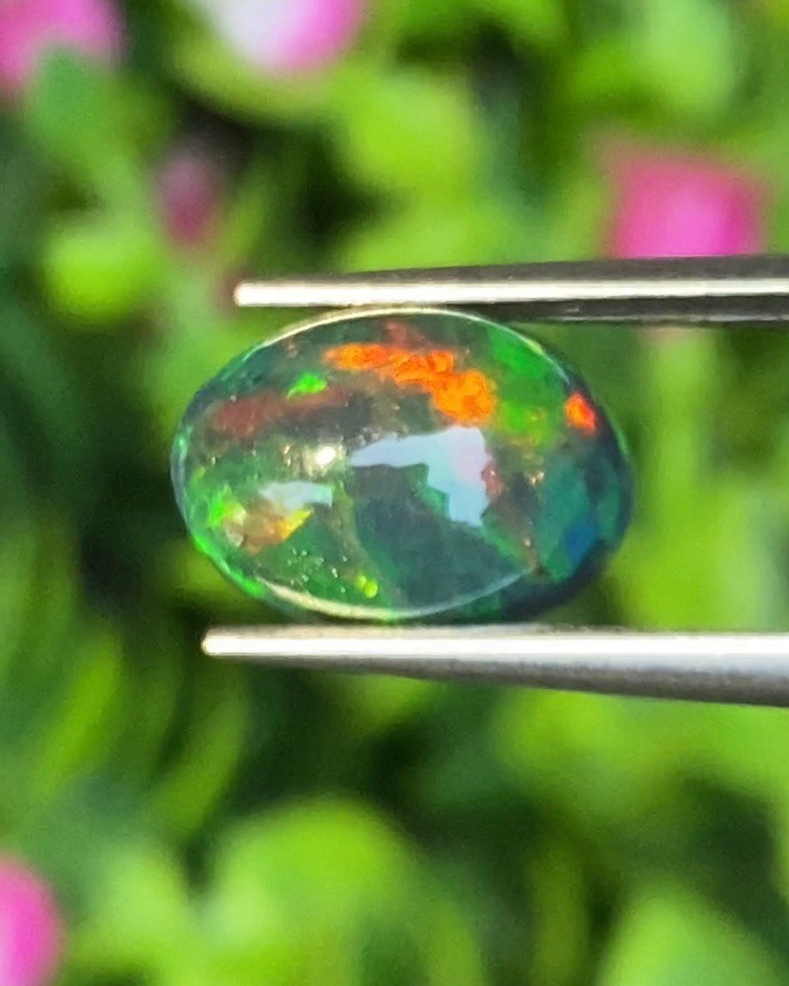 พลอย แบล็ก โอปอล Black Opal 2.53 กะรัต (Cts.) พลอยแท้ อัญมณีมงคลประจําวันเกิด เครื่องประดับพลอย