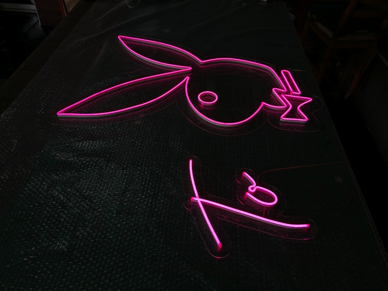 ป้ายไฟดัด กระต่าย