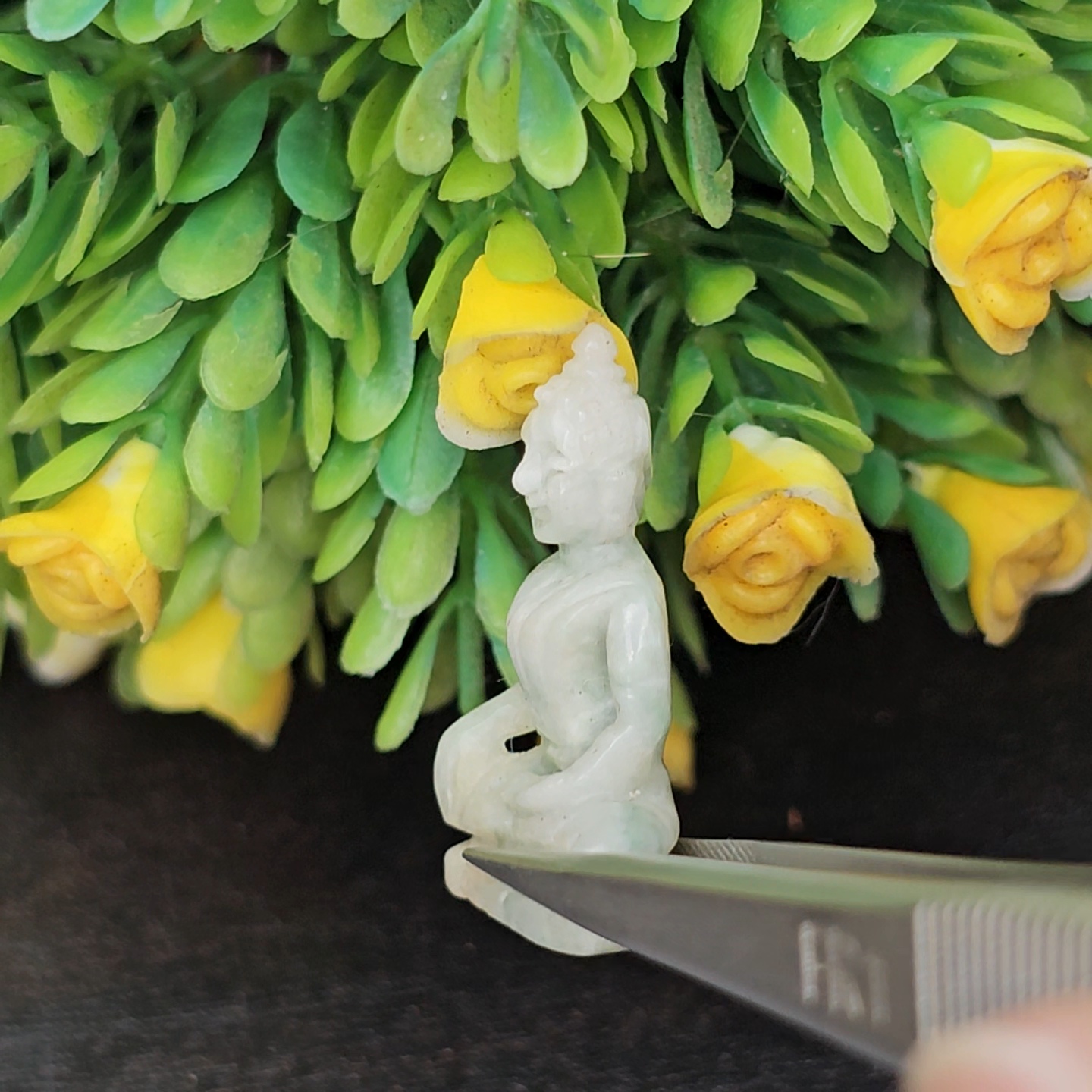 หยก แกะสลัก รูป พระ (Burmese jadeite) 22.9 กะรัต (cts.) หยก พม่า แท้