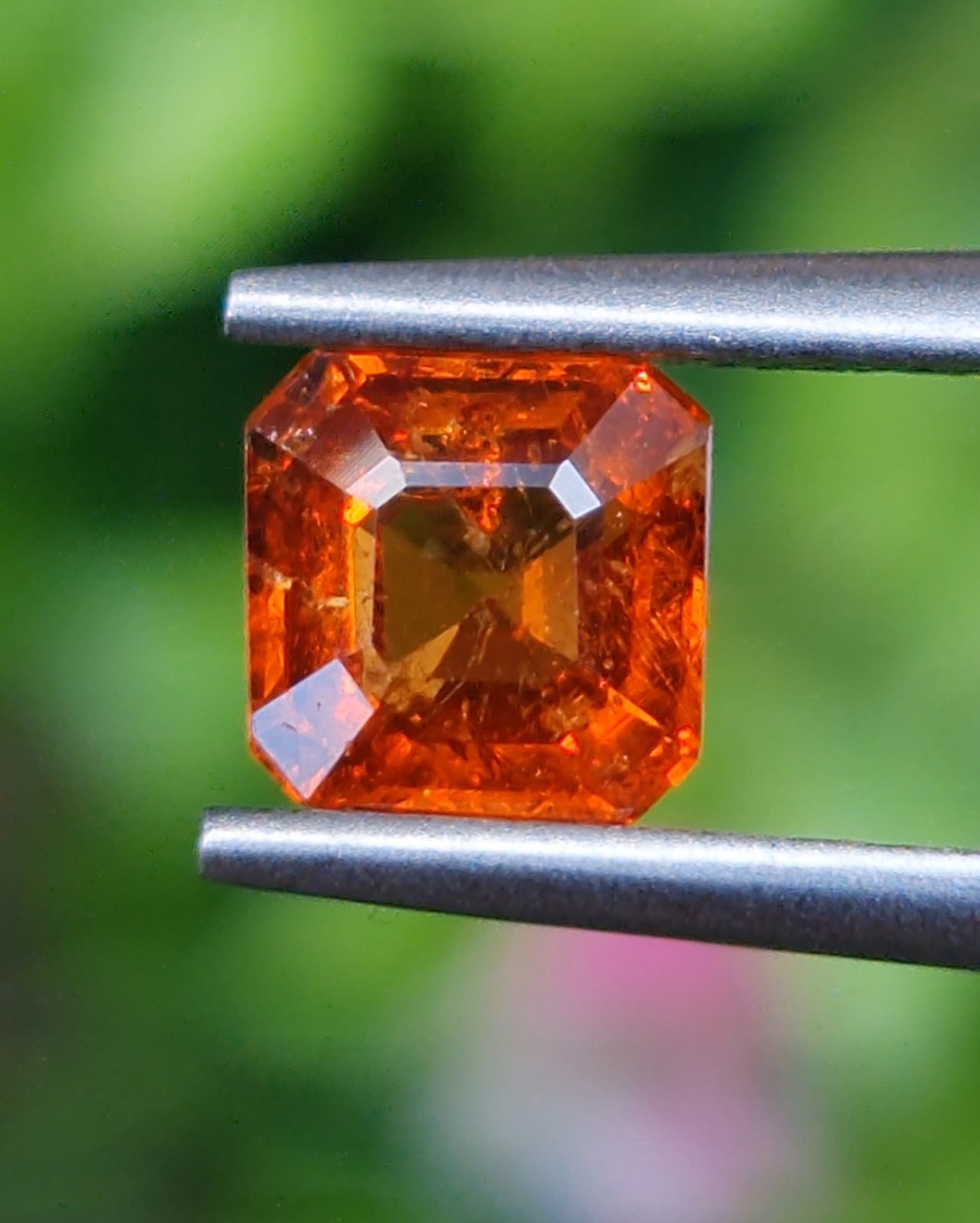 พลอย สเปสซาร์ไทต์ Spessartite Garnet 1.18 กะรัต Cts. พลอยแท้ อัญมณีมงคลประจําวันเกิด เครื่องประดับพลอย