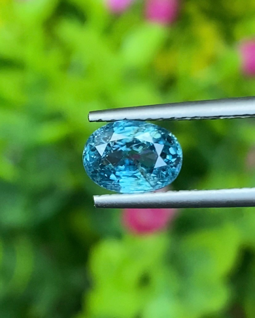 พลอย เพทาย Natural Zircon 1.81 กะรัต (Cts.) พลอยแท้อัญมณีมงคล ประจําวันเกิด เครื่องประดับพลอย