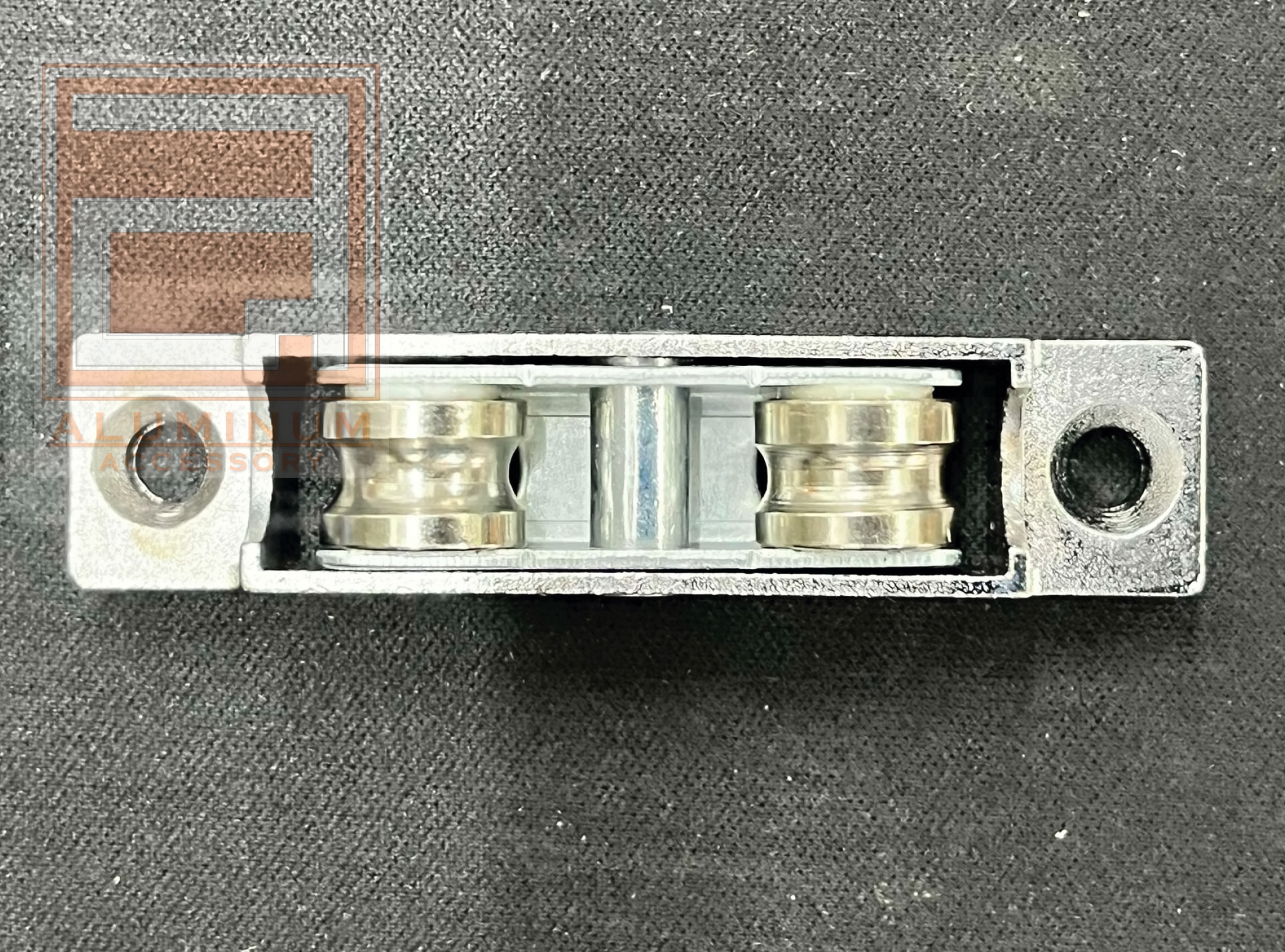 ล้อบานเลื่อน(แบบล้อคู่) ประตู หน้าต่าง สำหรับงาน UPVC สีเงิน