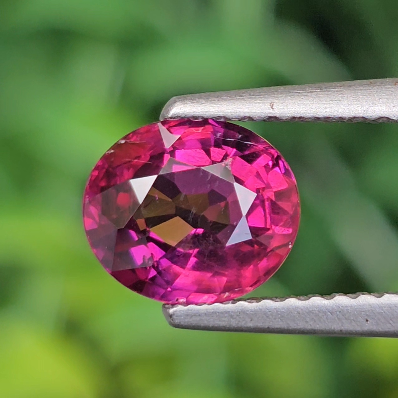 พลอย อุมบาไลต์ การ์เน็ต Umbalite Garnet 1.68 กะรัต (Cts.) ดิบ Unheated พร้อมใบเซอร์ ลอยแท้ อัญมณีมงคลประจําวันเกิด เครื่องประดับพลอย