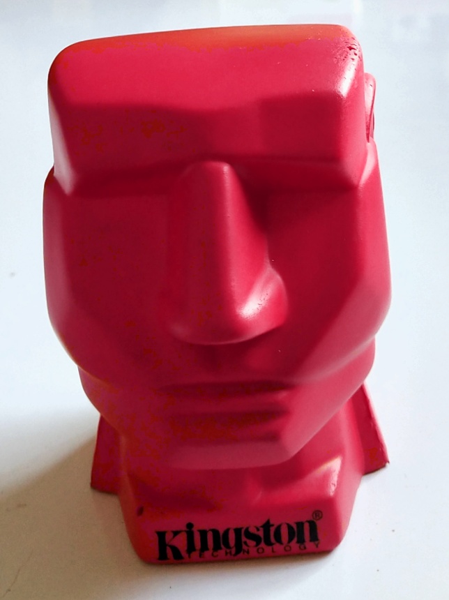 ของสะสมประเภทมาสค็อต Mascot ตุ๊กตามาสคอต kingston technology ชิ้นงานอ่อนนุ่ม สีแดง หายากงานเก่า มีตำหนิ ตามภาพ