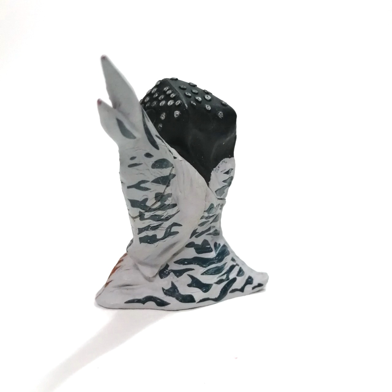 กาชาปอง ขนาดตามรูป สัตว์ประหลาด ไอลอส จาก อุลตร้าเซเว่น สภาพดีไม่กาว มีรอยบ้าง