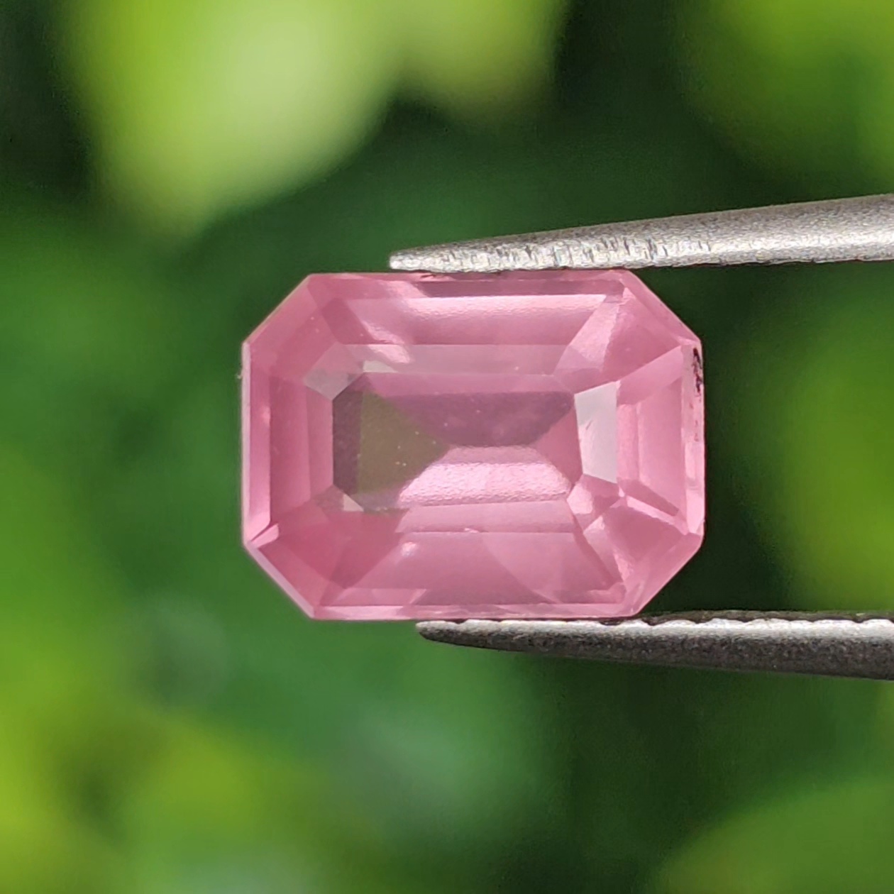 พลอย สปิเนล (Spinel) 1.30 กะรัต (Cts.) พลอยแท้ อัญมณีมงคลประจําวันเกิด เครื่องประดับพลอย