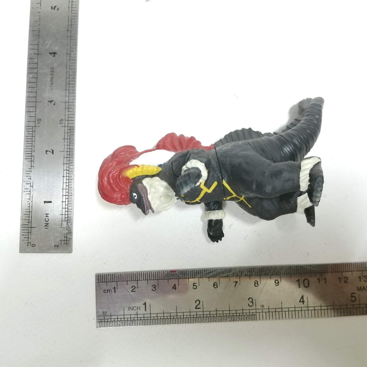 ซอฟ 4 นิ้ว สัตว์ประหลาด เจอโรนิมอน จากอุลตร้าแมน ขนาดตามรูป สภาพดี มีรอยบ้าง ไม่พบบ่อย