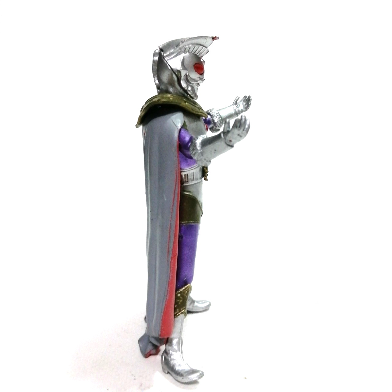 ฟิกเกอร์ ยางตัน ขนาดตามรูป งานจีน อุลตร้าแมนคิงส์ สภาพดี มีรอยบ้าง