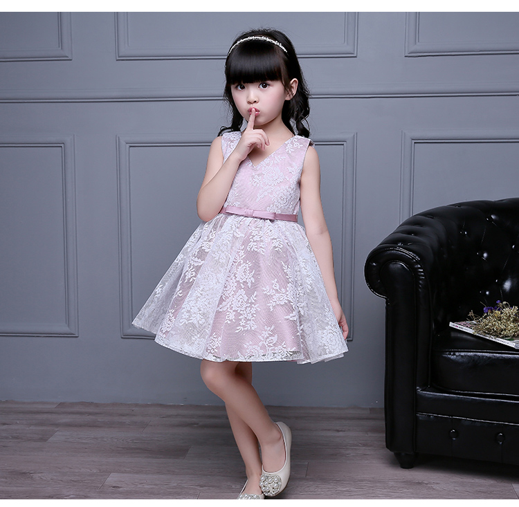 Pre-order ชุดราตรีเด็ก ชุดออกงาน ชุดกระโปรง สไตล์เจ้าหญิง แขนกุด คอวี ผ้าลูกไม้ คาดโบว์ที่เอว กระโปรงฟูฟ่อง ซิปหลัง สวยหวาน