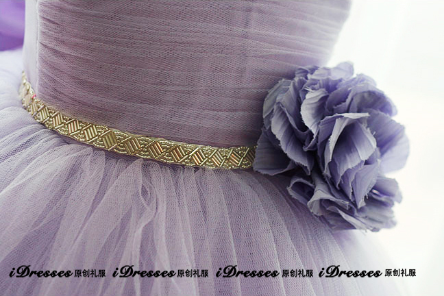 Pre-order ชุดราตรีเด็กสไตล์เจ้าหญิง กระโปรงทำด้วยผ้าตาข่ายนิ่ม เป็นชั้น ๆ ปกคอตกแต่งด้วยเลื่อม ส่วนเอวตกแต่งด้วยเพชรและดอกไม้สามมิติ ดูดี หรู สวยงาม