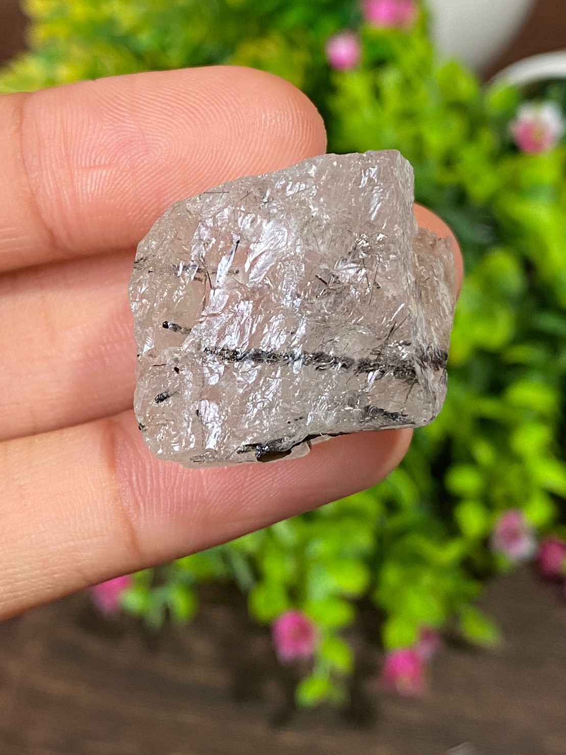 ก้อน ไหมดำ ควอตซ์ แก้วขนเหล็ก Black Rutilated Quartz Rough 89.77 กะรัต Cts. พลอยแท้ อัญมณีมงคลประจําวันเกิด เครื่องประดับพลอย