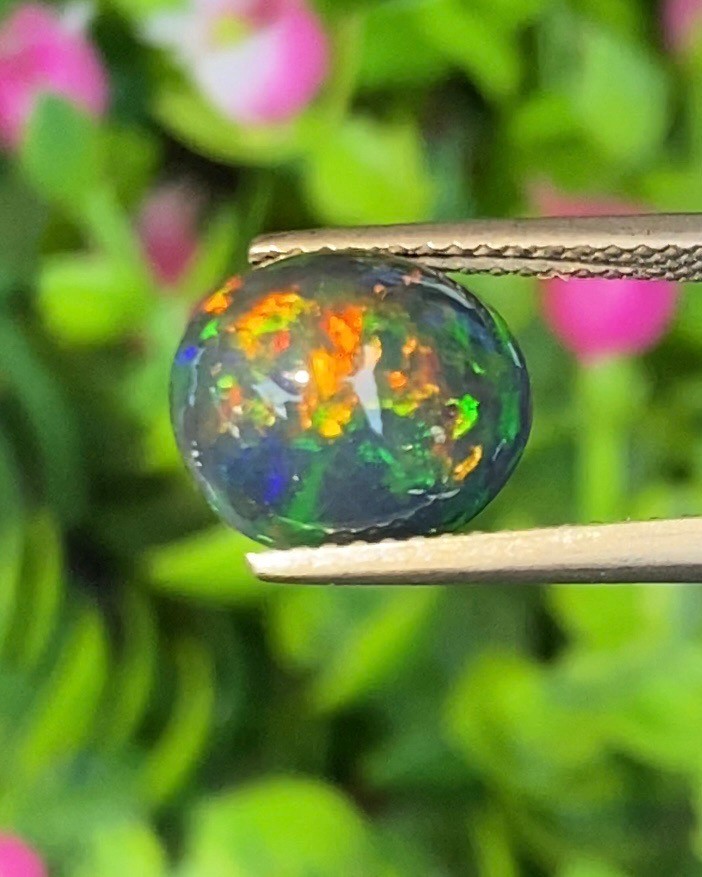 พลอย แบล็ก โอปอล Black Opal 3.31 กะรัต (Cts.) พลอยแท้ อัญมณีมงคลประจําวันเกิด เครื่องประดับพลอย