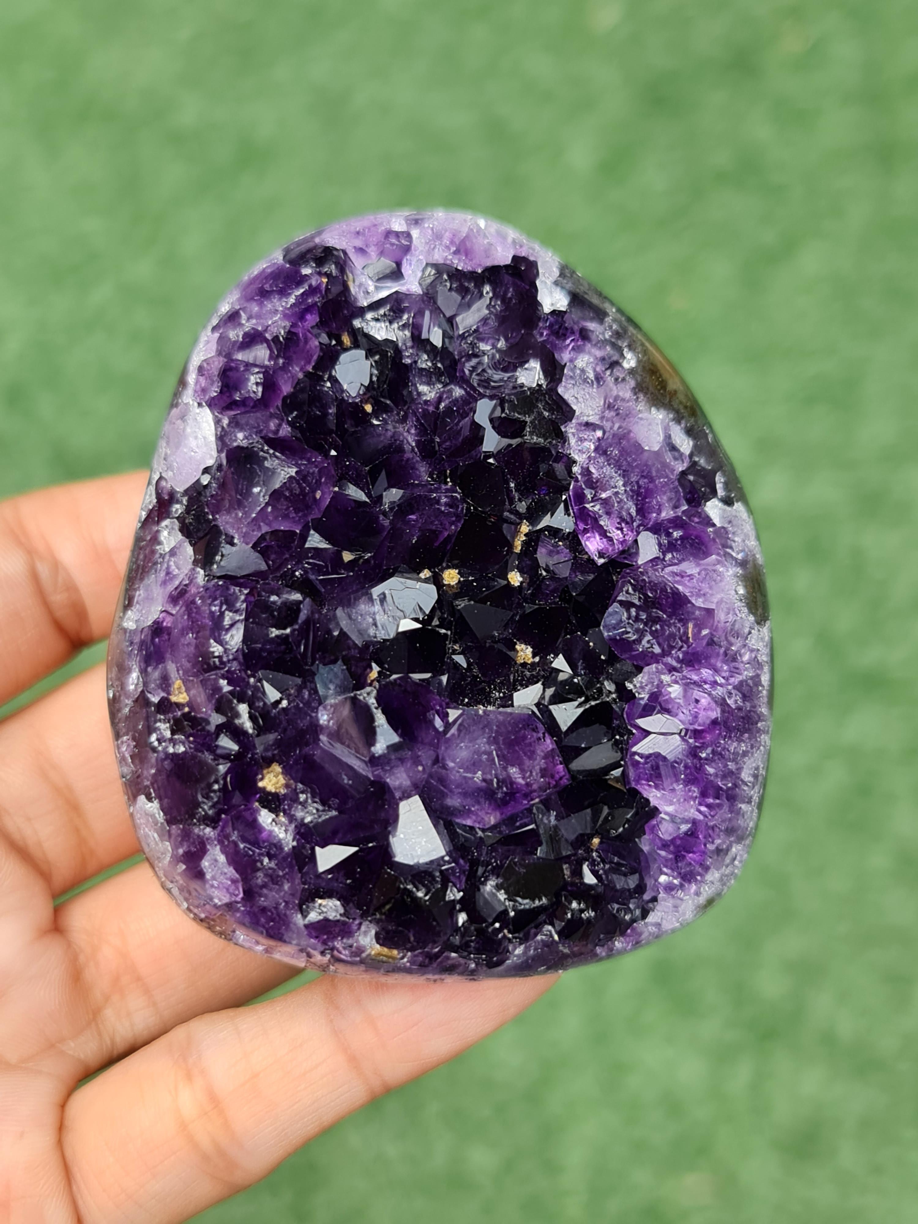 ก้อน ผลึก อเมทิส จีโอด Amethyst Geode 259 กรัม (grams.) พลอยแท้ อัญมณีมงคลประจําวันเกิด เครื่องประดับพลอย