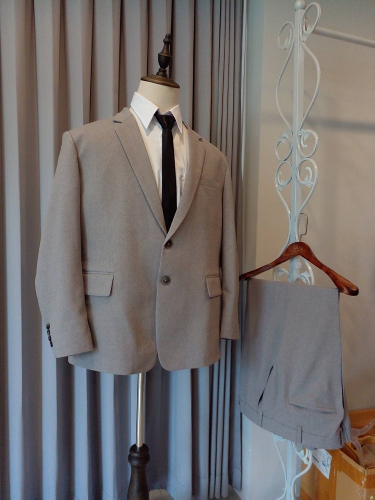 เช่า ชุดสูทชาย สีเทา รุ่นใหญ่พลัสไซส์ 2 กระดุม