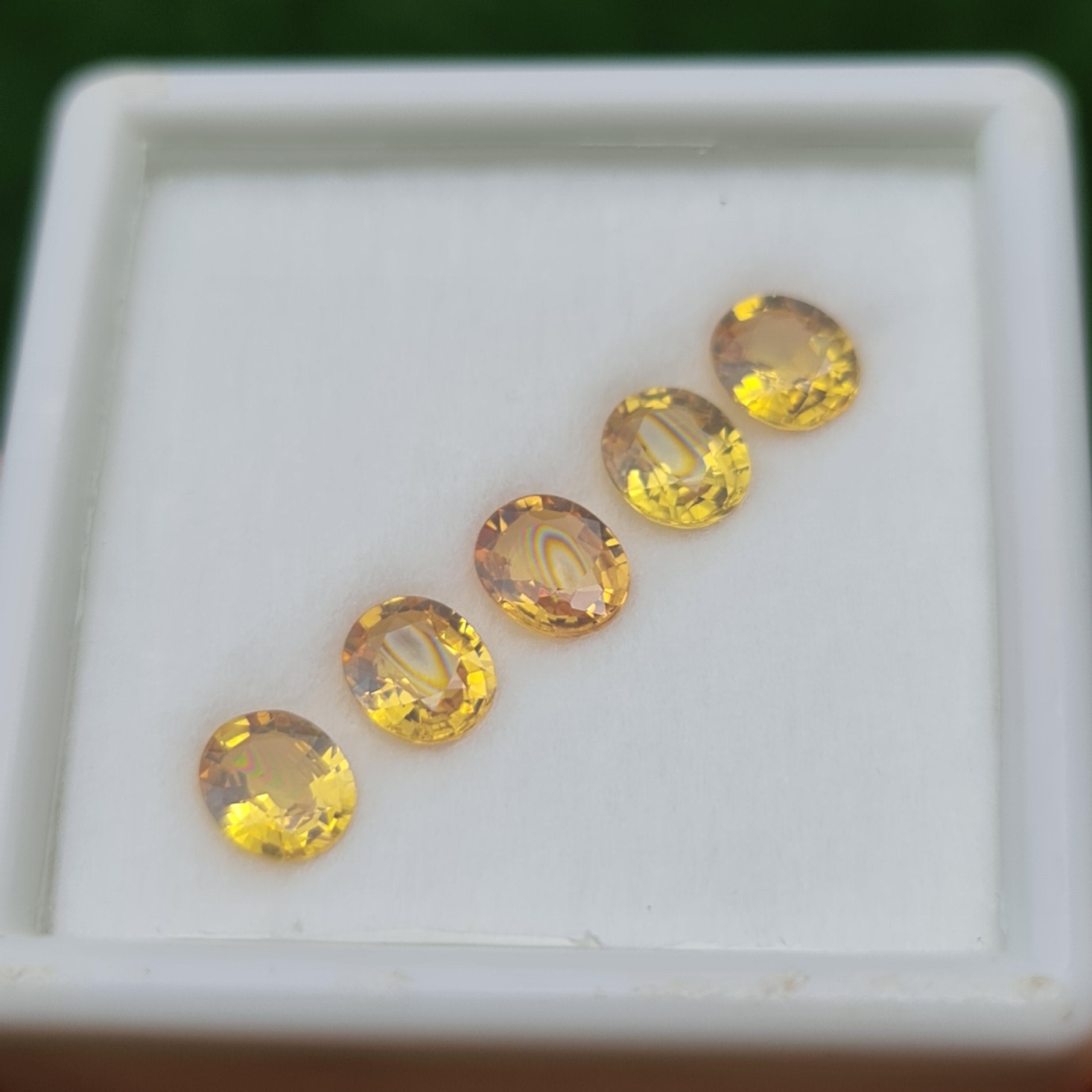 พลอย บุษราคัม yellow sapphire 3.57 กะรัต (Cts.) 5 เม็ด (Pcs.) พลอยแท้ อัญมณีมงคลประจําวันเกิด เครื่องประดับพลอย