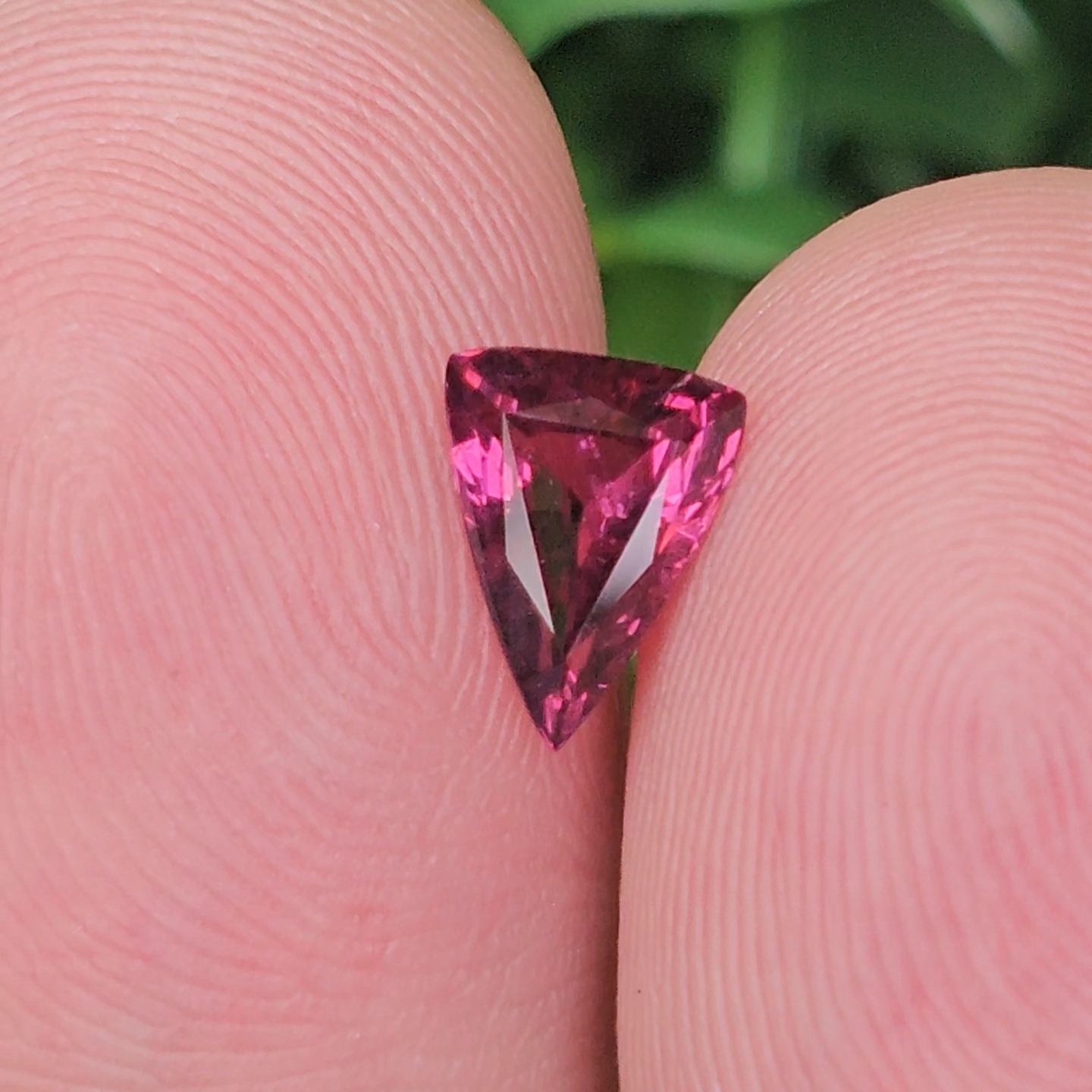 พลอย อุมบาไลต์ การ์เน็ต Umbalite Garnet 1.10 กะรัต (Cts.) ดิบ Unheated ลอยแท้ อัญมณีมงคลประจําวันเกิด เครื่องประดับพลอย