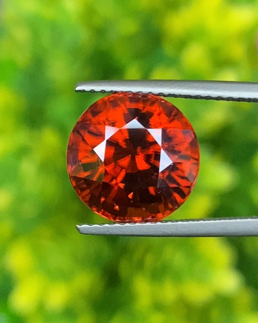 พลอย เพทาย Natural Zircon 9.67 กะรัต (Cts.) พร้อมใบเซอร์ พลอยแท้ อัญมณีมงคลประจําวันเกิด เครื่องประดับพลอย
