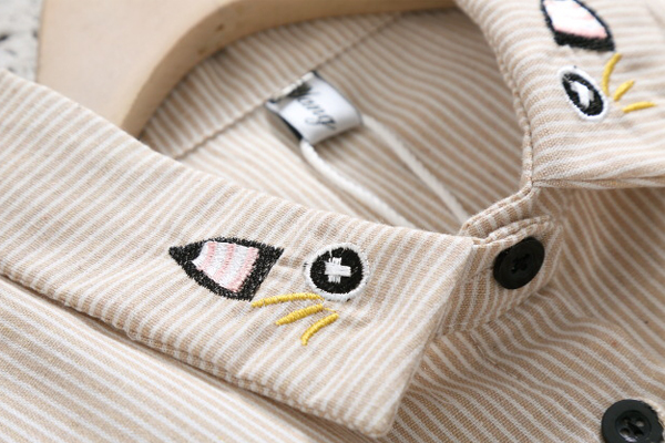 เดรสเชิ้ตแขนยาว เอวผูกจั๊ม แต่งปักแมวสไตล์วินเทจ (12315LM)