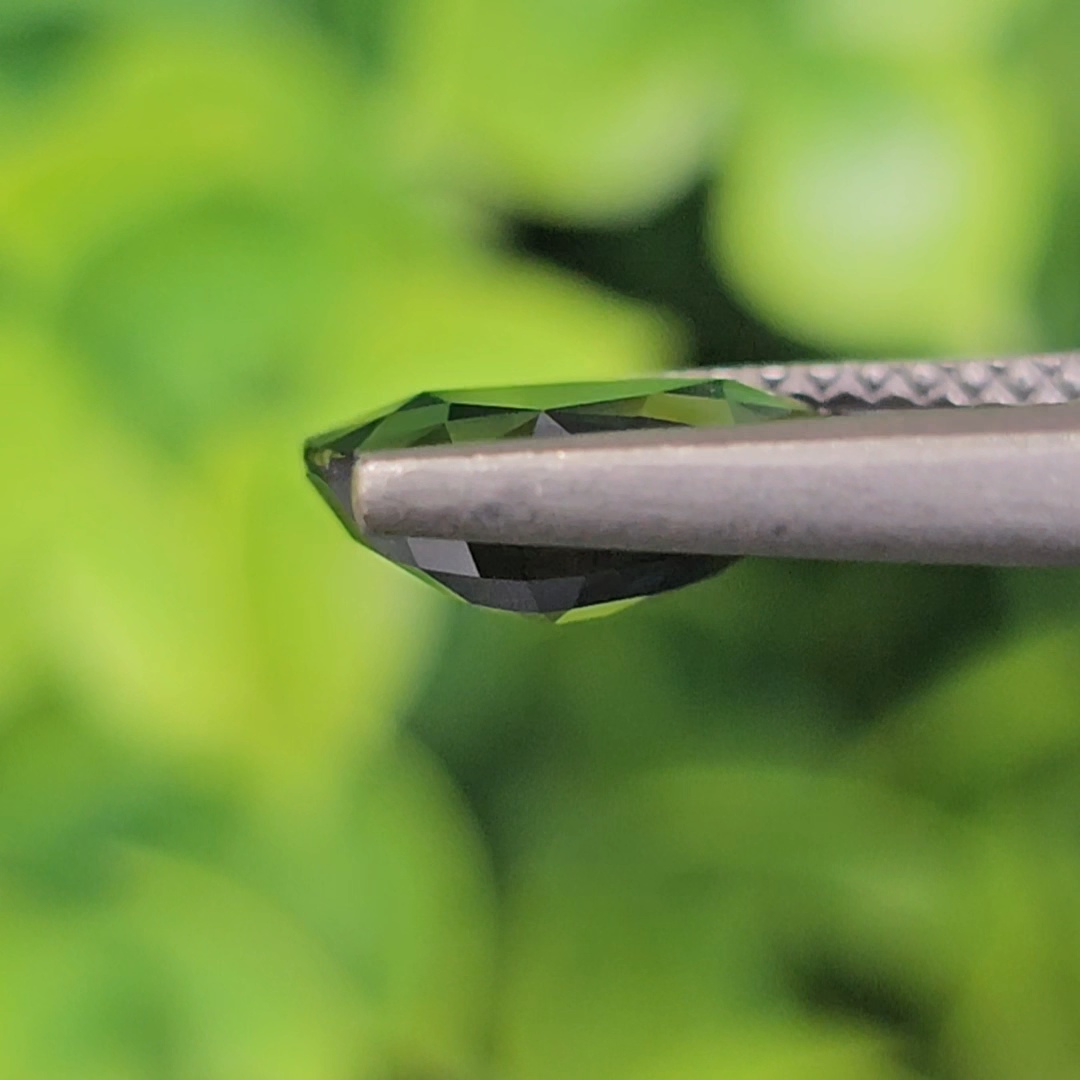 พลอย แซฟไฟร์สีน้ำเงินอมเขียว Teal Sapphire 2.70 กะรัต (Cts.) พลอยแท้ อัญมณีมงคลประจําวันเกิด เครื่องประดับพลอย