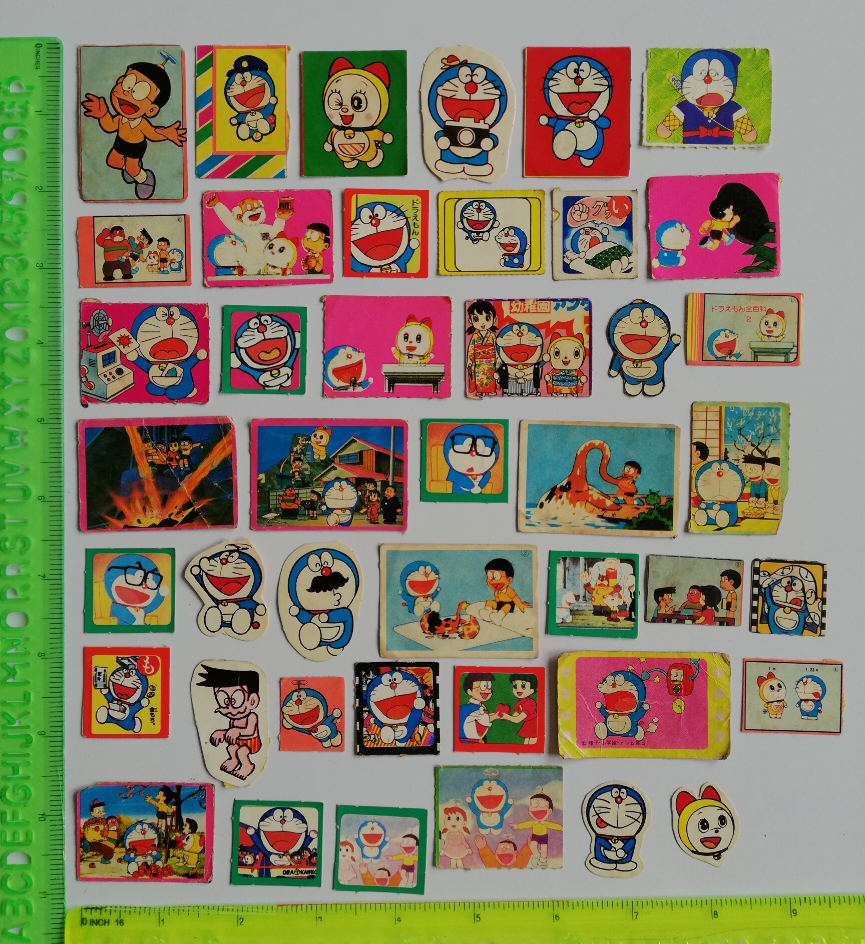 รูปลอกเก่าลายโดราเอม่อนและเพื่อน คละแบบ จำนวนตามภาพ Old Sticker, Dorarmon and Friends