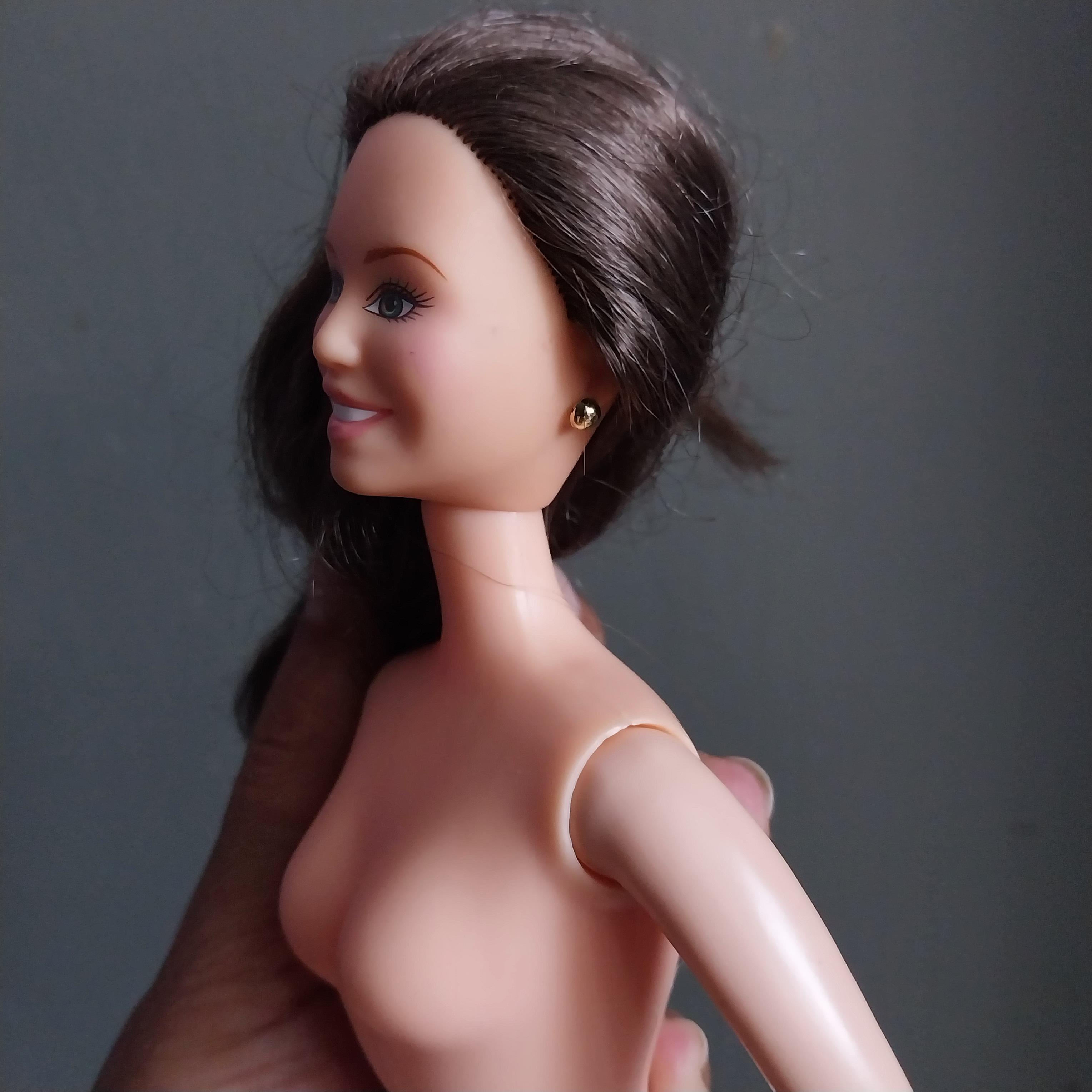 มีหลายภาพ ตุ๊กตาบาร์บี้หน้านักแสดง งานเก่าของดิสนีย์ สภาพดี