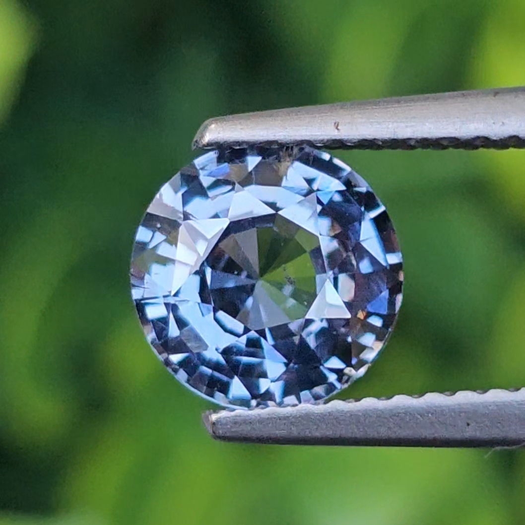 สปิเนล (Spinel ) 1.56 กะรัต (Cts.) พลอยแท้ อัญมณีมงคลประจําวันเกิด เครื่องประดับพลอย