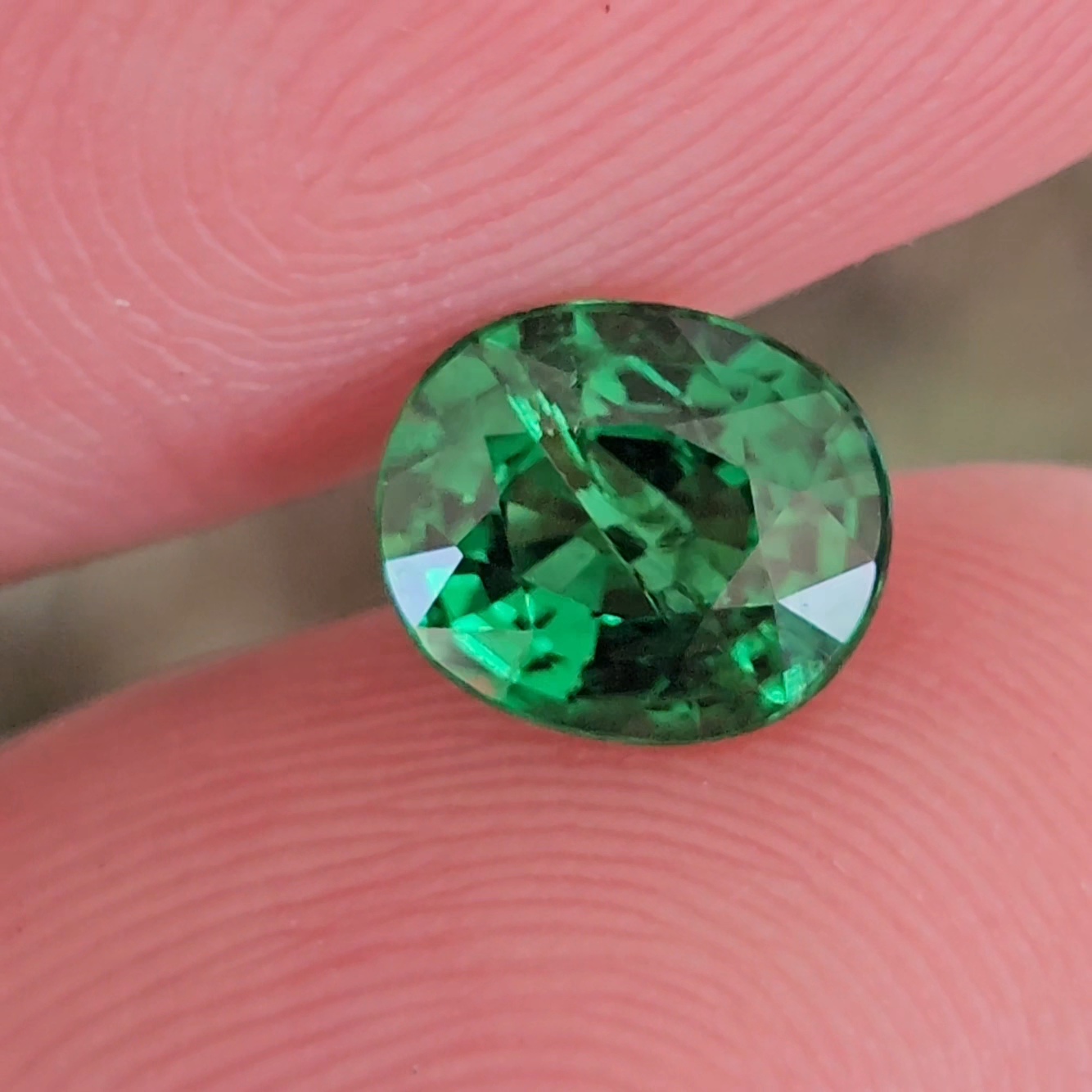 พลอย ซาโวไรท์ Tsavorite Garnet 1.28 กะรัต (Cts.) ดิบ Unheated พร้อมใบเซอร์ อัญมณีมงคลประจําวันเกิด เครื่องประดับพลอย