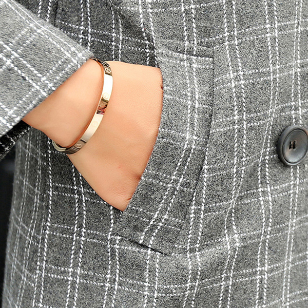 เสื้อโค้ทกันหนาวตัวยาว ผ้าวูลทอลายตาราง แต่งกระดุมคู่ (11857X)