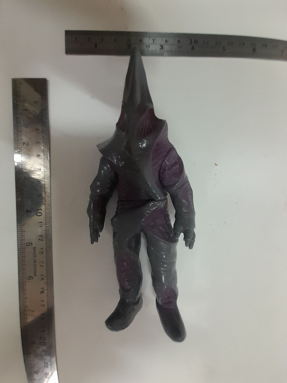 ซอฟ 6-6.5 นิ้ว มนุษย์ดาว เรคิวรัน จากอุลตร้าแมนทีก้า มือสอง สภาพดี มีรอยบ้าง มีปั๊มใต้เท้า