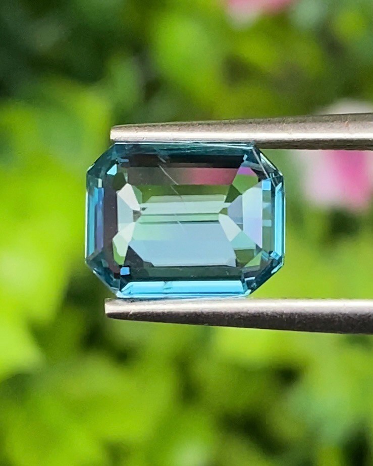 พลอย เพทาย (Zircon) 3.25 กะรัต (Cts.) พลอยแท้ อัญมณีมงคลประจําวันเกิด เครื่องประดับพลอย