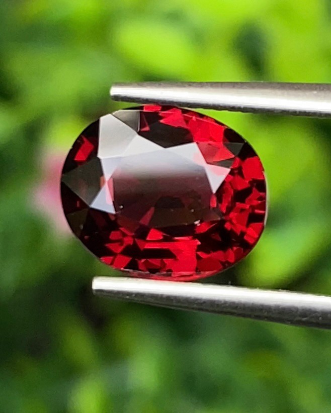 พลอย โรโดไลต์ กาเน็ท Rhodolite Garnet 2.68 กะรัต Cts.พลอยแท้ อัญมณีมงคลประจําวันเกิด เครื่องประดับพลอย